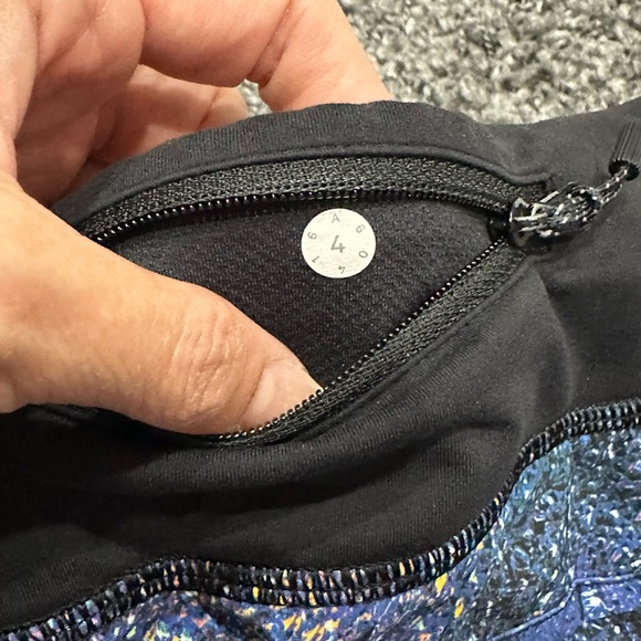 Lululemon Speed Shorts - Size 4 - Picture 4 of 4